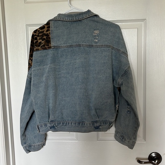 POL DENIM DISTRESSED JACKET | SIZE SMALL | VICI ANIMAL RELAXED FIT LEOPARD PRINT - Picture 5 of 6